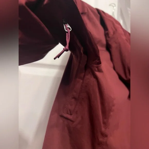 Northface windbreaker running - Picture 2 of 5